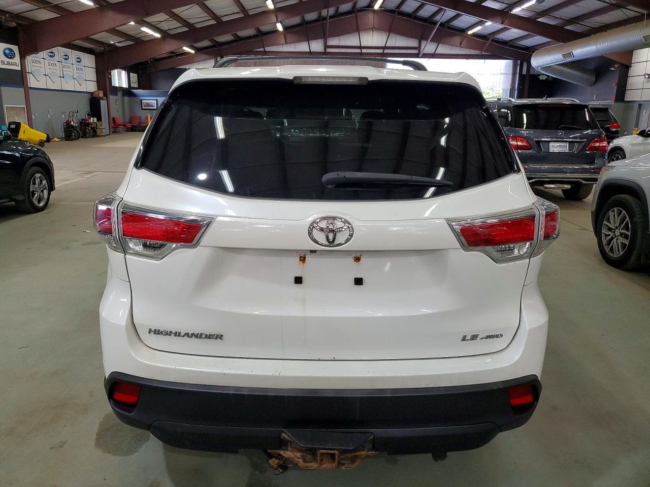 5TDBKRFHXFS211474 2015 TOYOTA HIGHLANDER photo no. 6