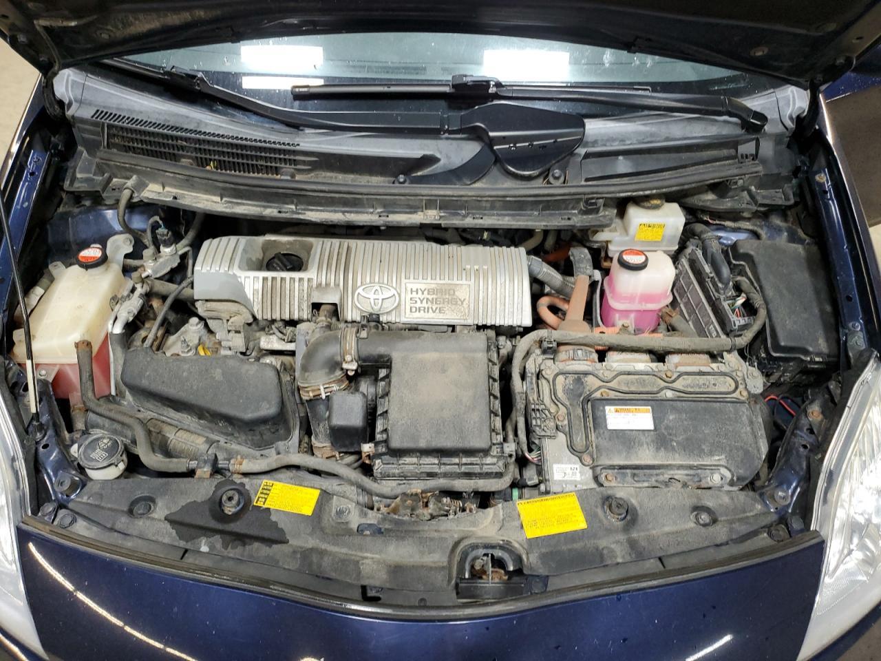 2015 TOYOTA PRIUS TWO — Фото 11 из 12