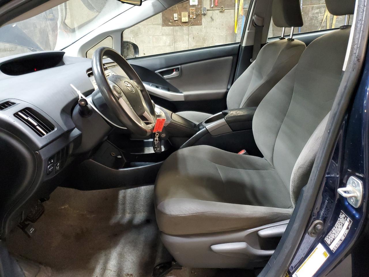 2015 TOYOTA PRIUS TWO — Фото 7 из 12