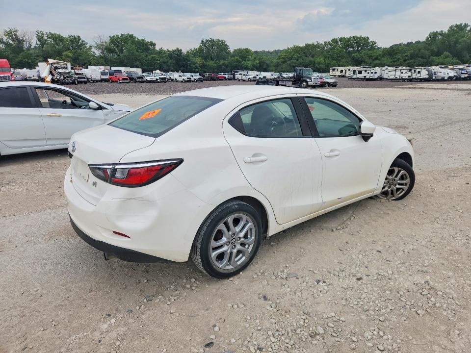 2018 TOYOTA YARIS IA BASE — Фото 3 из 12