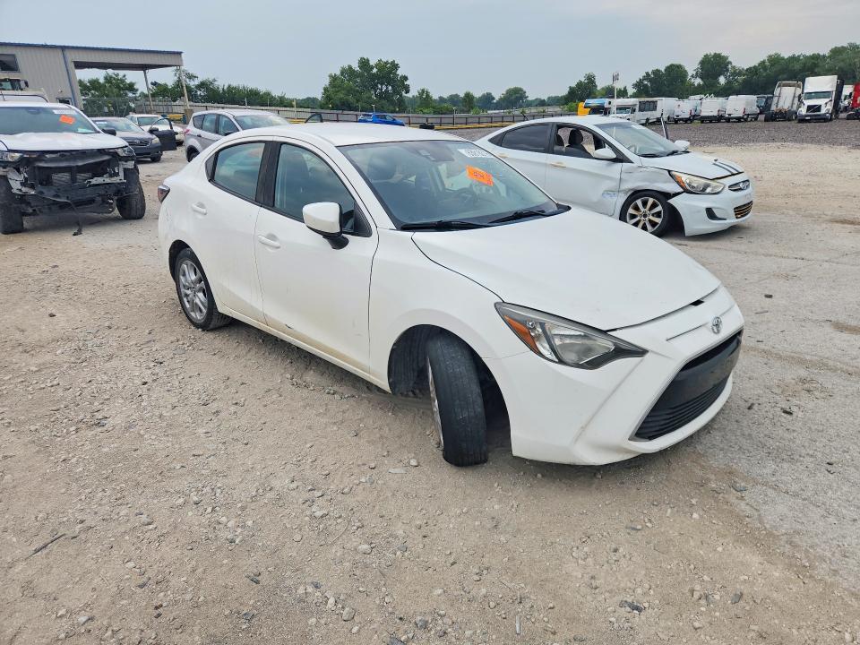 2018 TOYOTA YARIS IA BASE — Фото 4 из 12