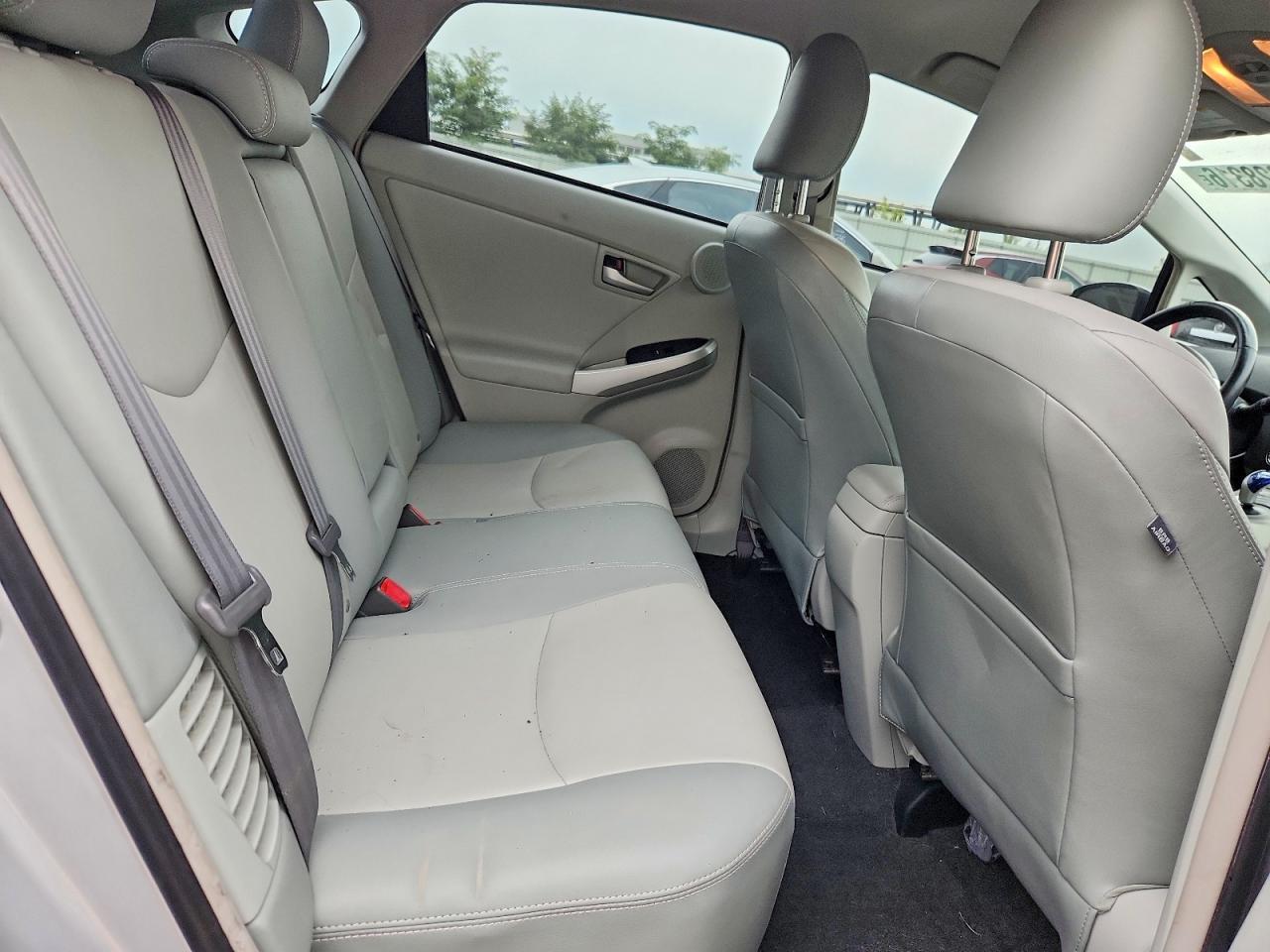 2015 TOYOTA PRIUS FIVE — Фото 10 из 13