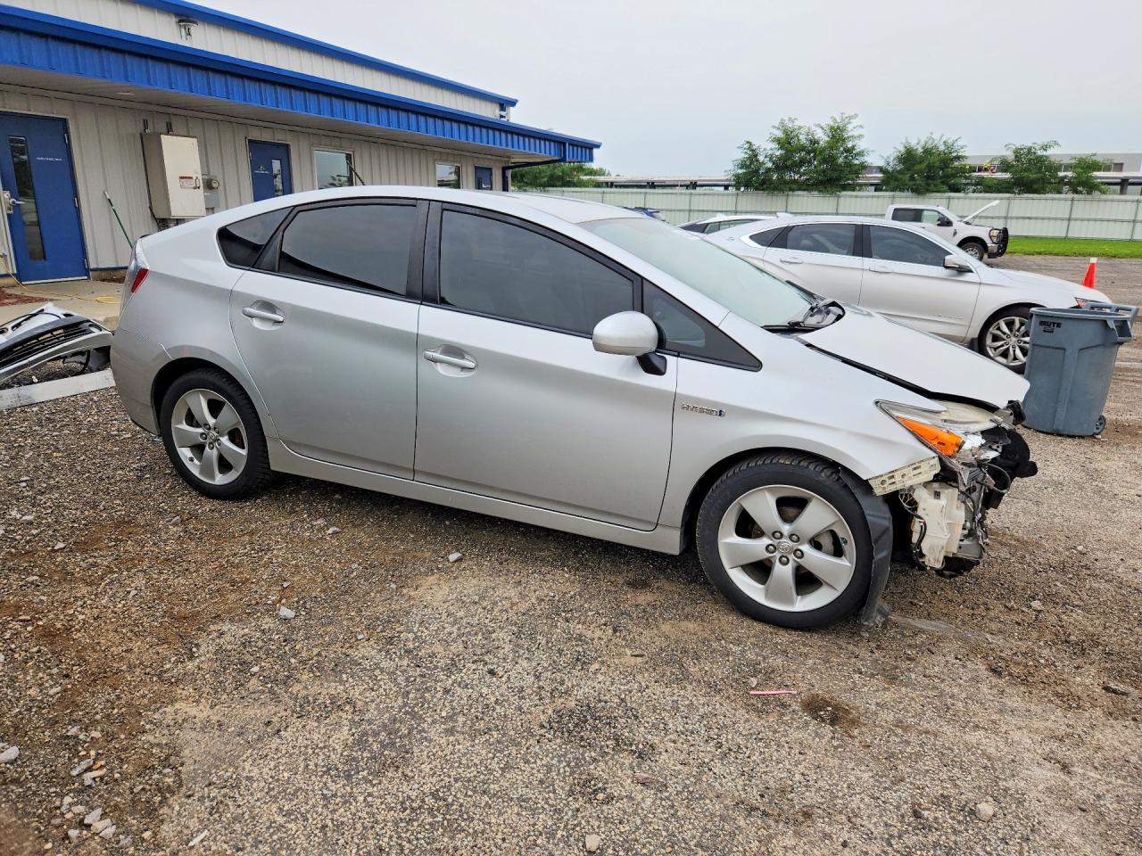 2015 TOYOTA PRIUS FIVE — Фото 4 из 13