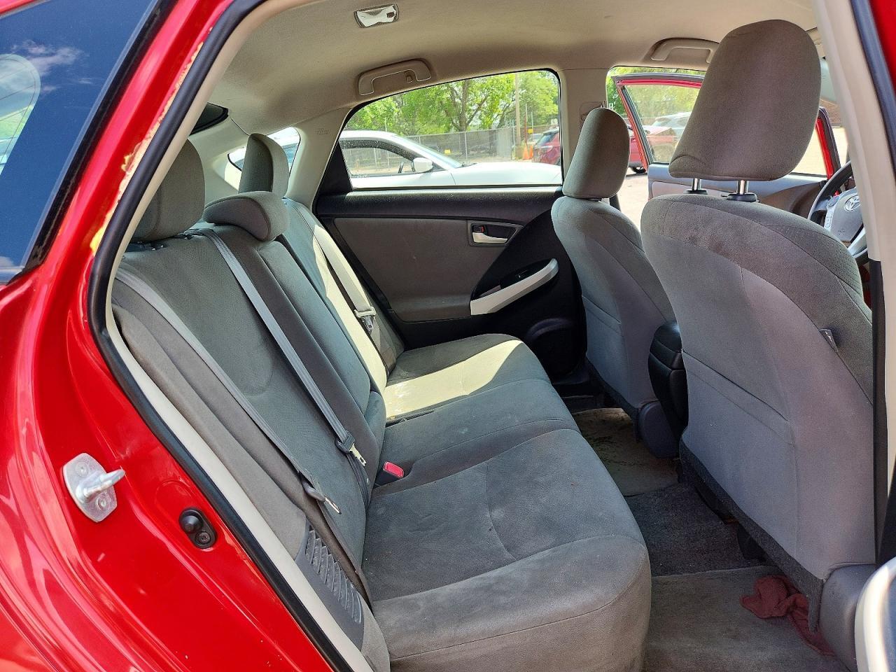 2015 TOYOTA PRIUS TWO — Фото 10 из 12
