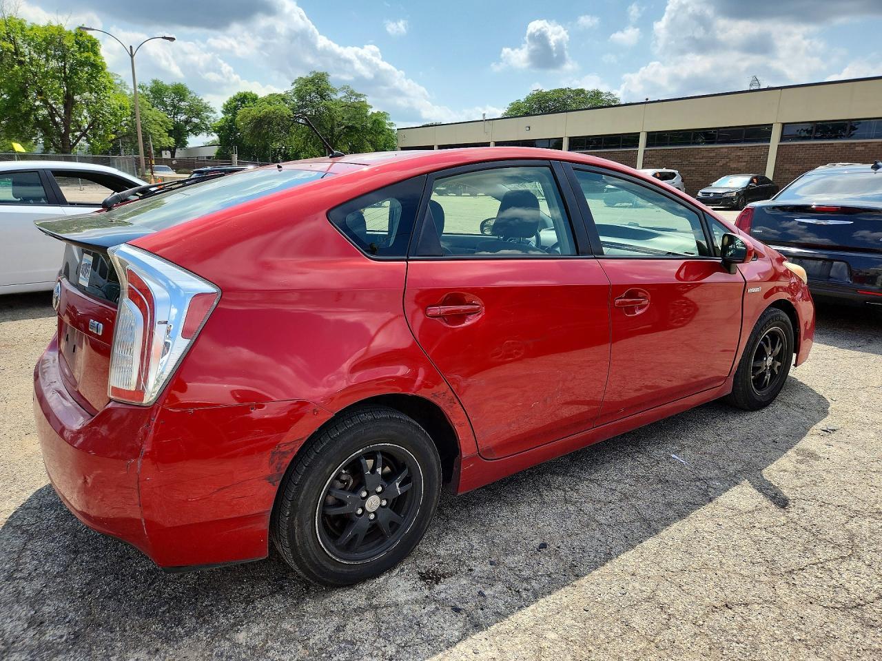 2015 TOYOTA PRIUS TWO — Фото 3 из 12