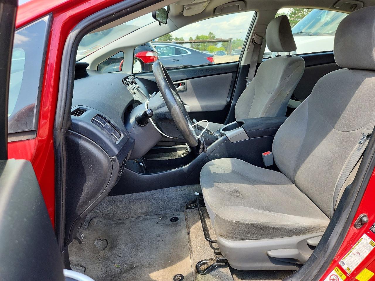 2015 TOYOTA PRIUS TWO — Фото 7 из 12
