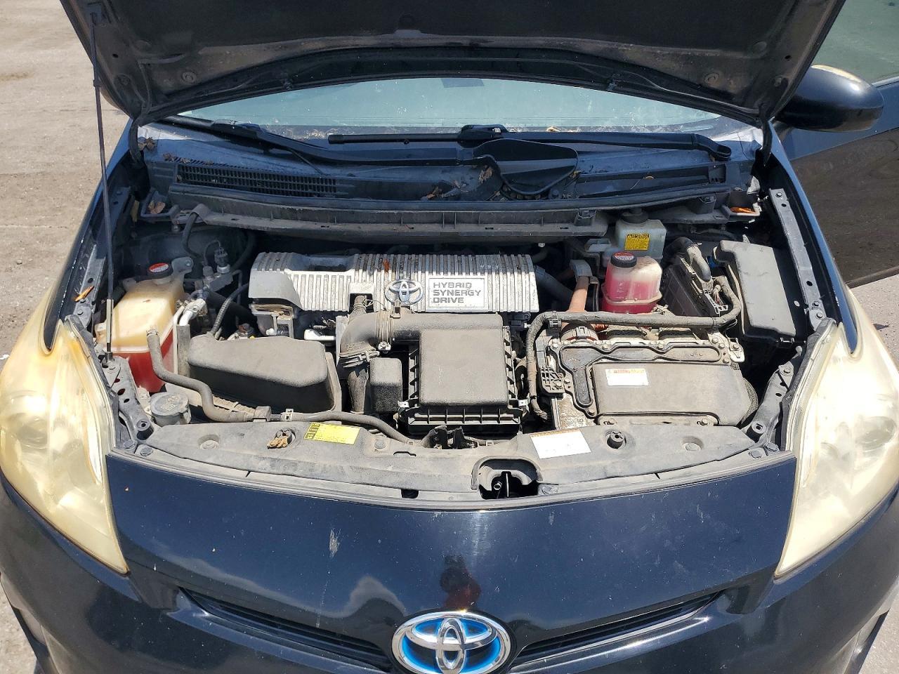 2015 TOYOTA PRIUS THREE — Фото 11 из 13