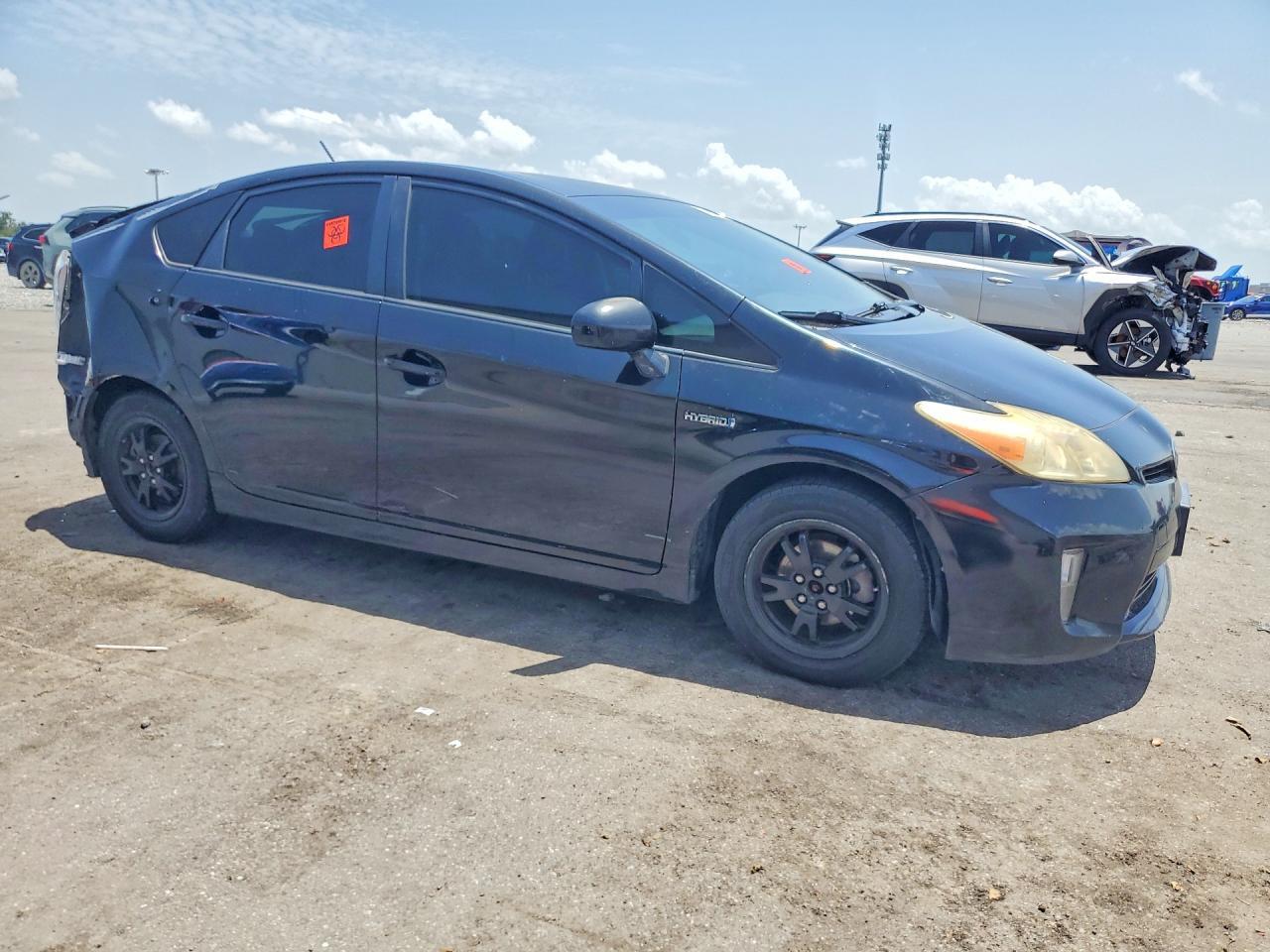 2015 TOYOTA PRIUS THREE — Фото 4 из 13