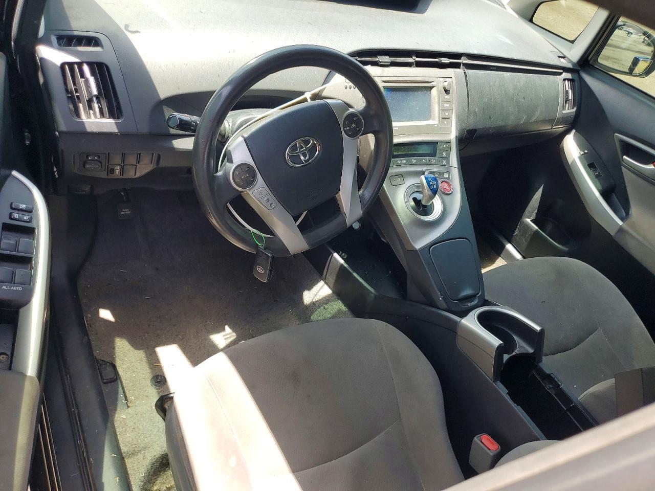 2015 TOYOTA PRIUS THREE — Фото 8 из 13