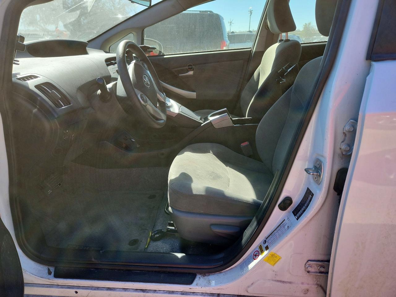 2015 TOYOTA PRIUS — Фото 7 из 12