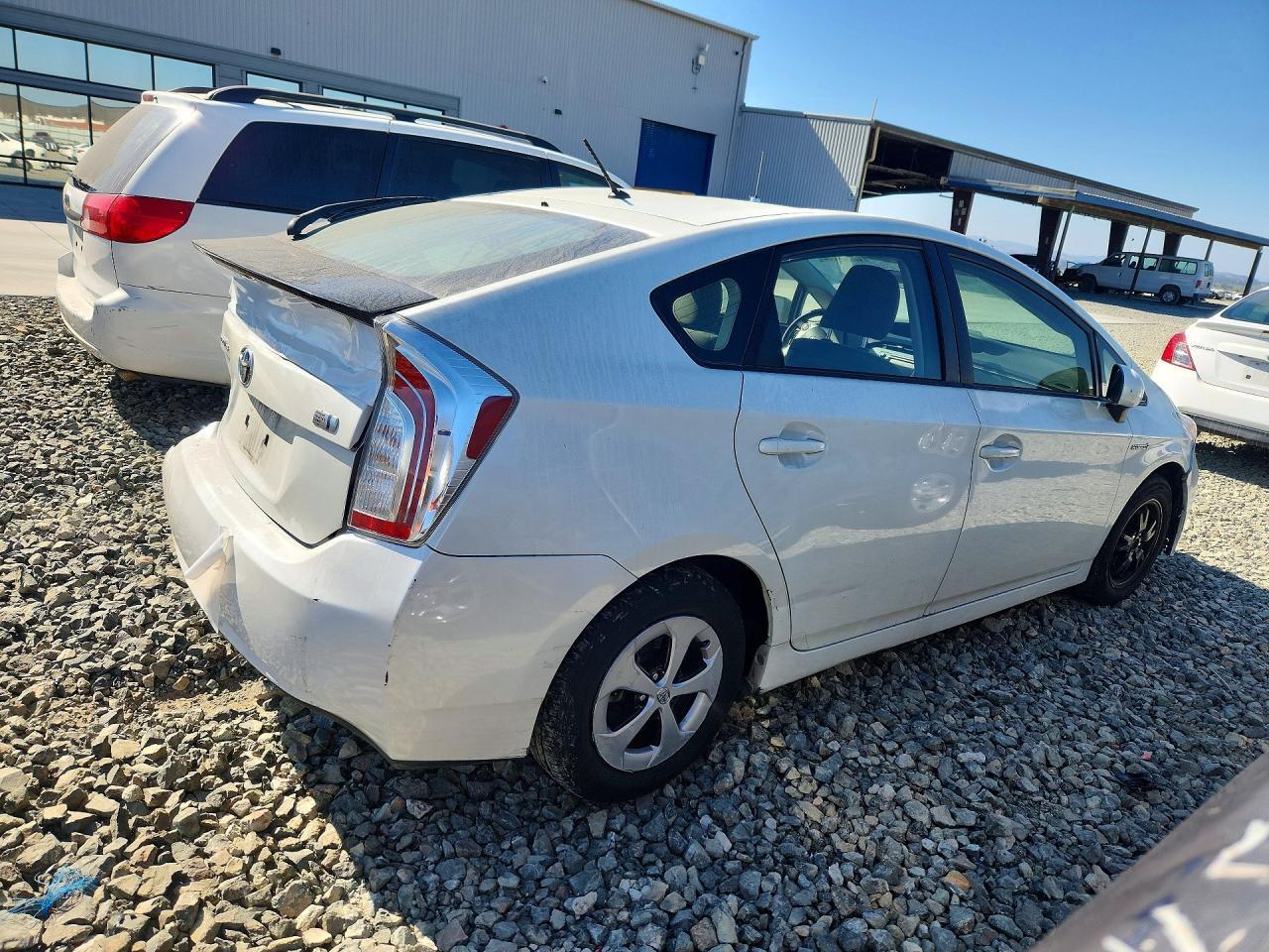 2015 TOYOTA PRIUS TWO — Фото 3 из 12