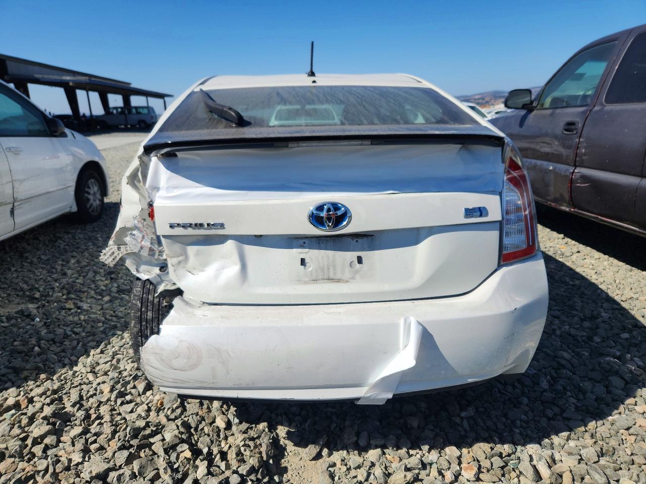 2015 TOYOTA PRIUS TWO — Фото 6 из 12