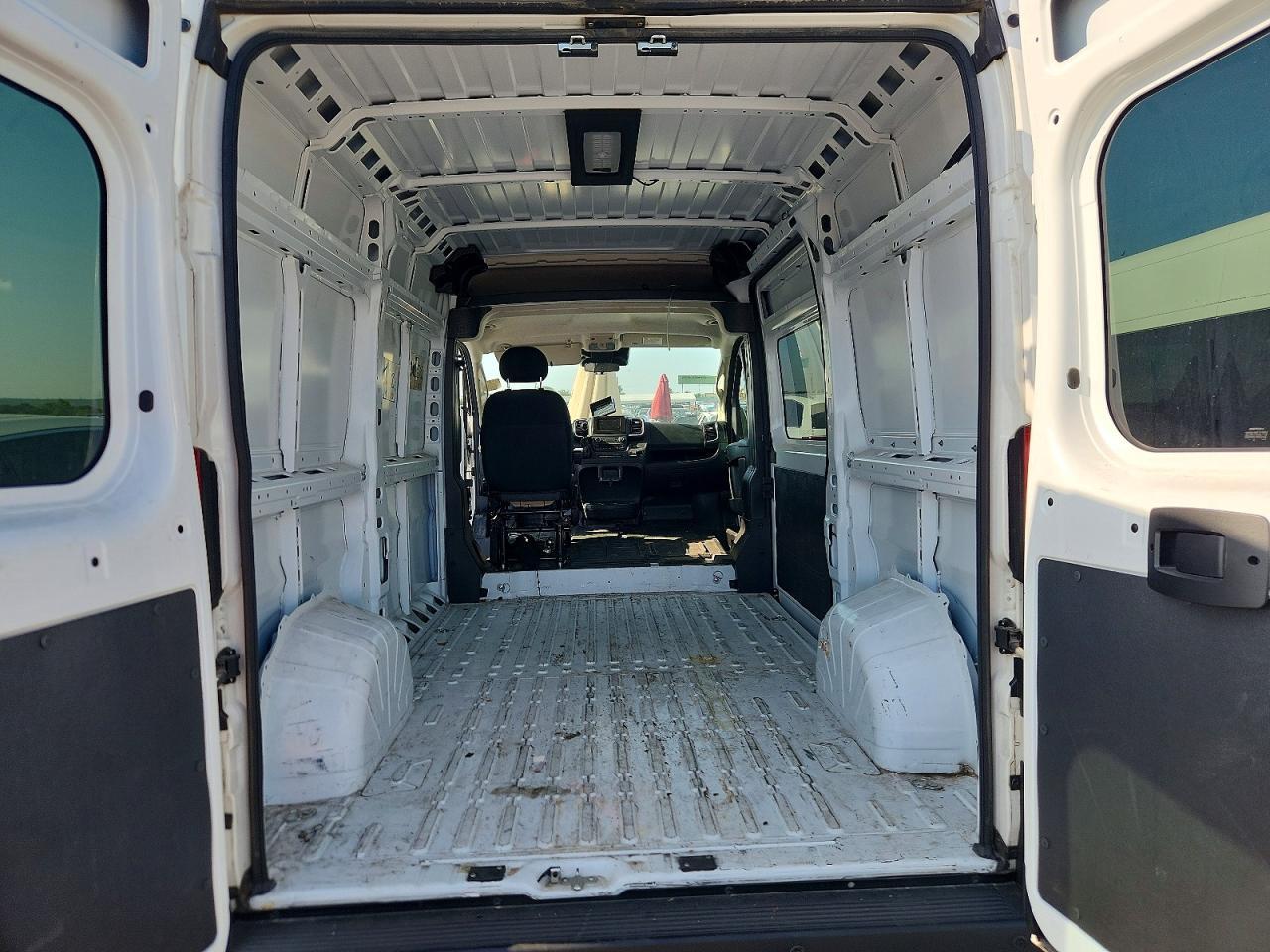 2023 RAM PROMASTER 1500 DELIVERY VAN — Фото 10 из 14