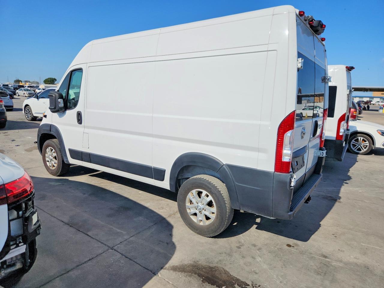 2023 RAM PROMASTER 1500 DELIVERY VAN — Фото 2 из 14