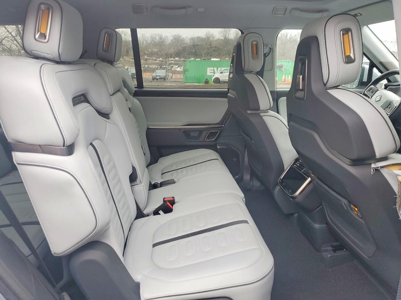 2023 RIVIAN R1S ADVENTURE — Фото 11 из 13