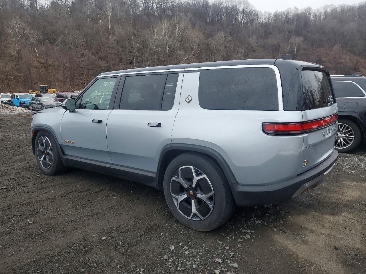2023 RIVIAN R1S ADVENTURE — Фото 2 из 13