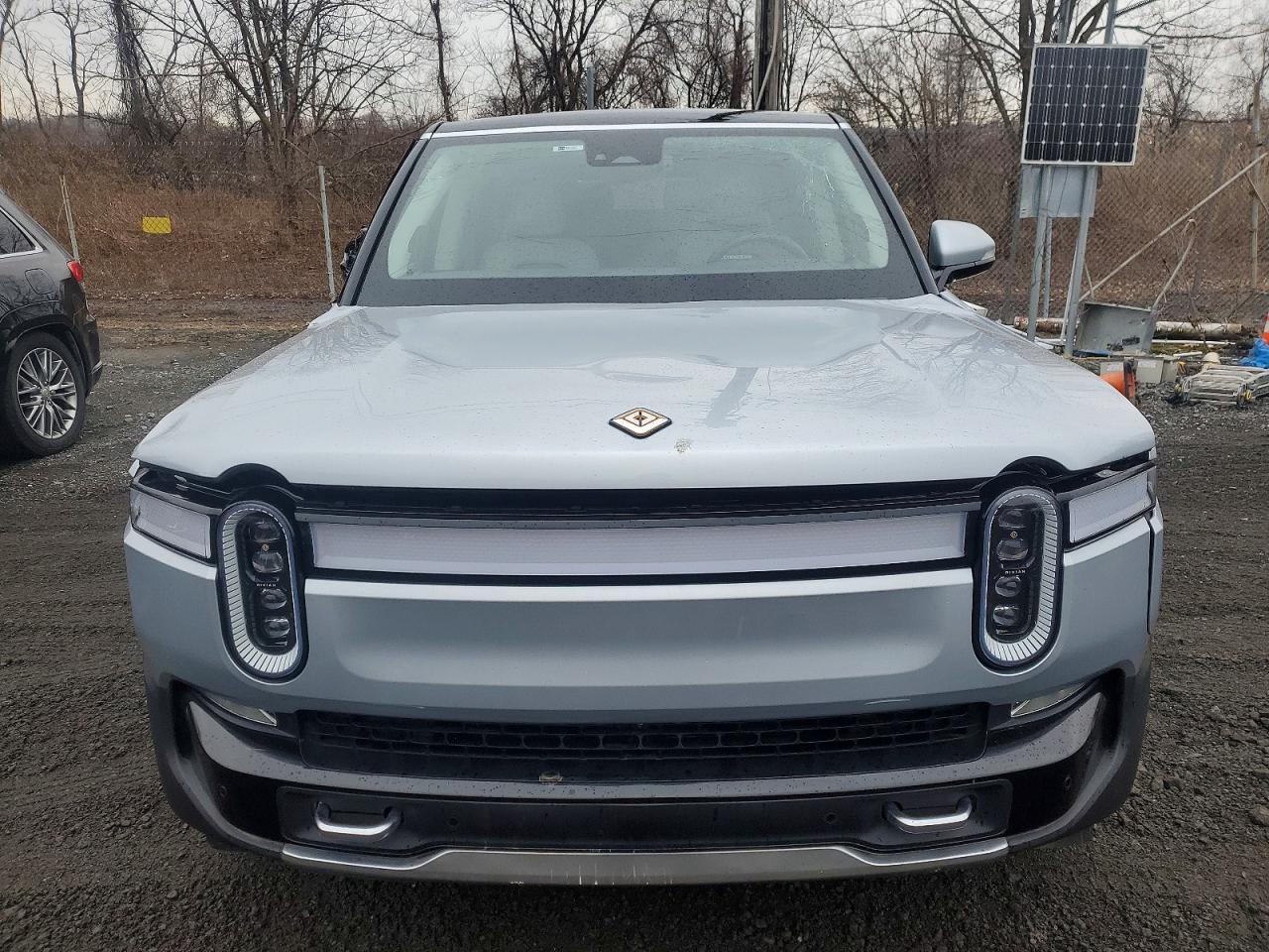 2023 RIVIAN R1S ADVENTURE — Фото 5 из 13
