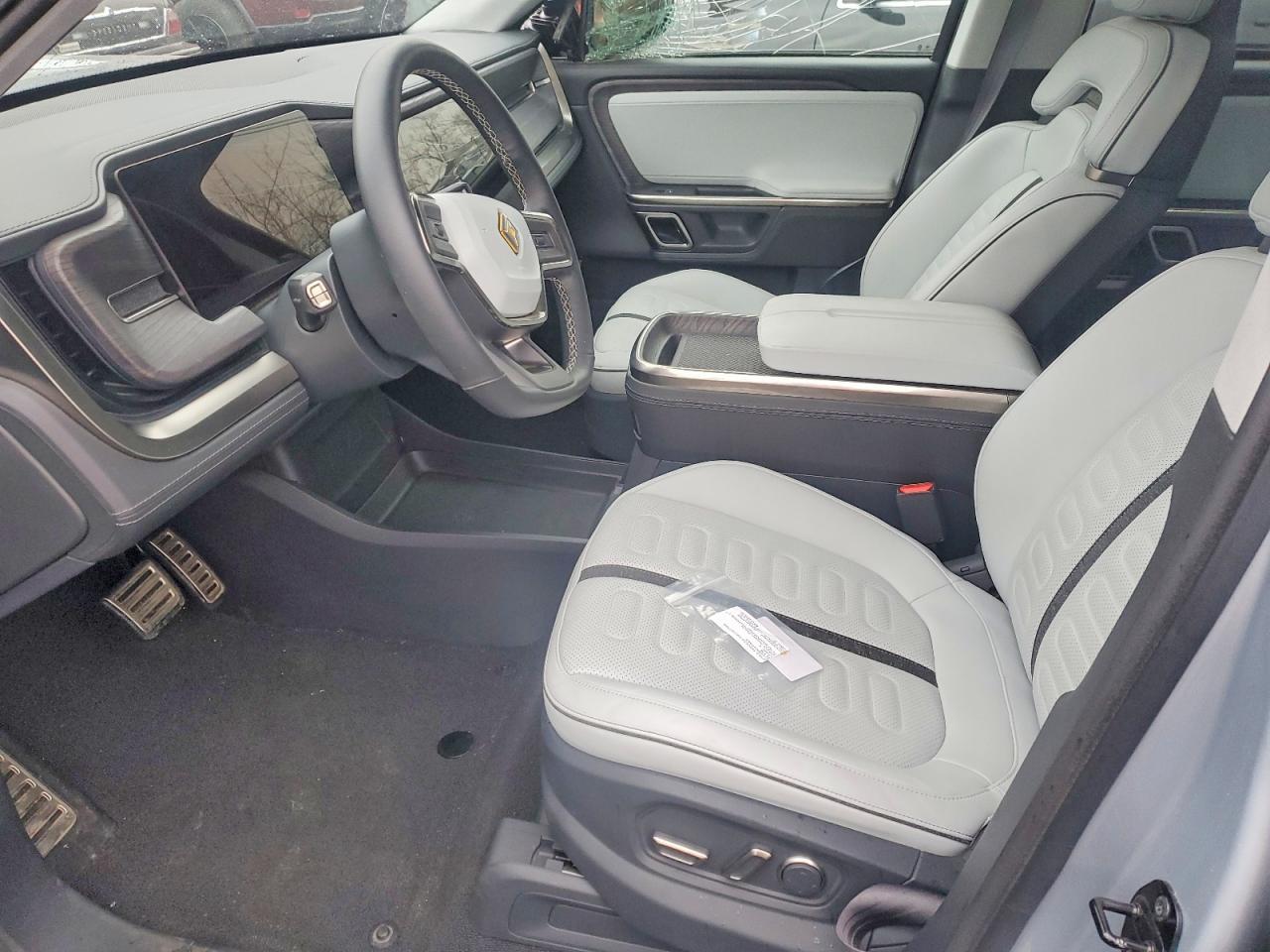 2023 RIVIAN R1S ADVENTURE — Фото 7 из 13