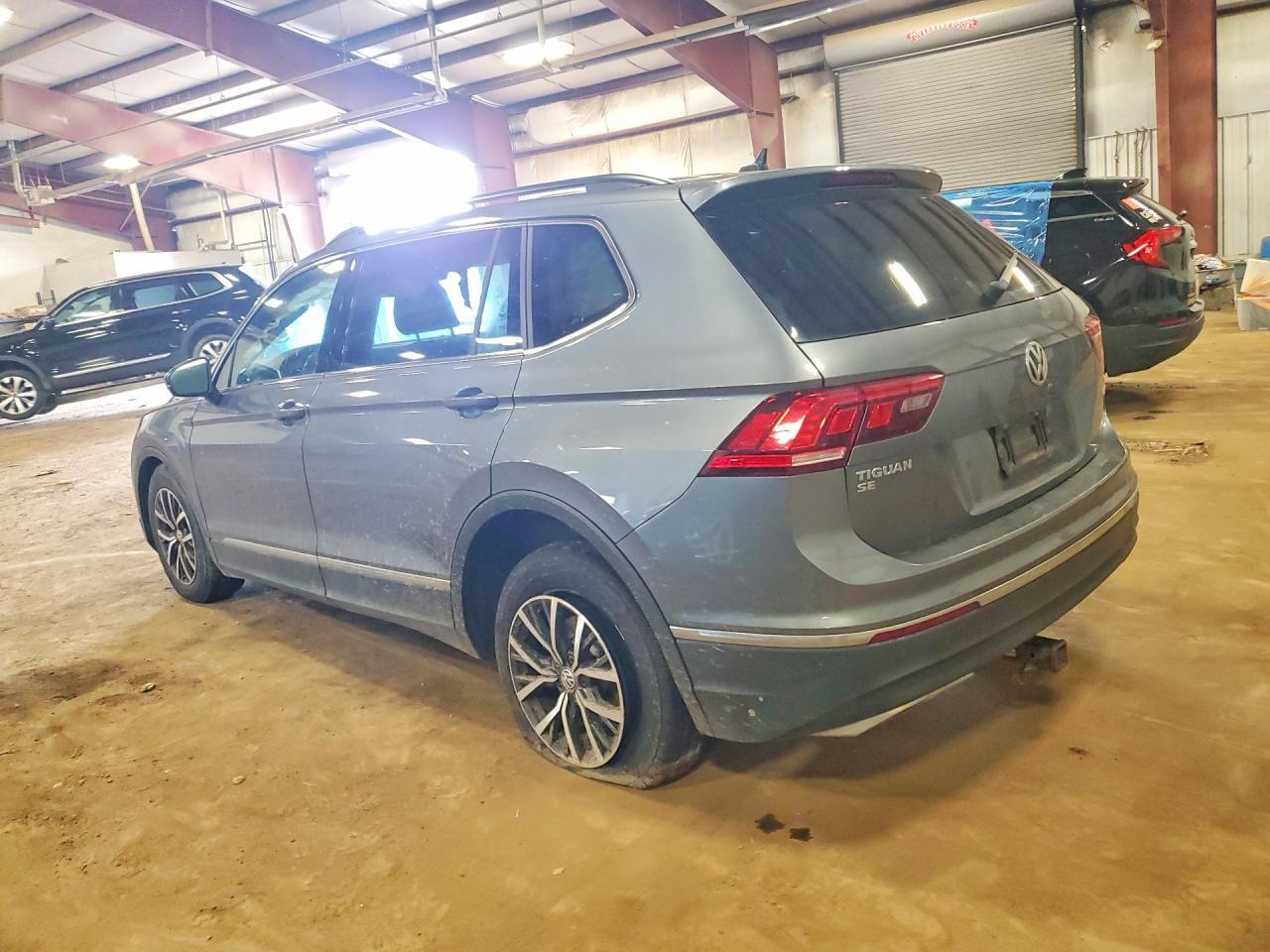 2018 VOLKSWAGEN TIGUAN SE — Фото 2 из 12