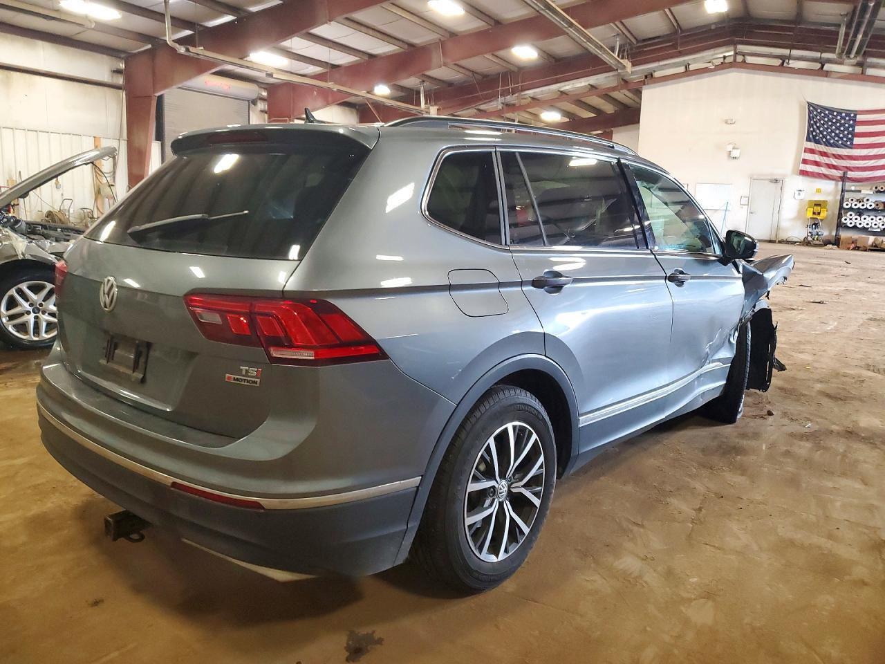 2018 VOLKSWAGEN TIGUAN SE — Фото 3 из 12