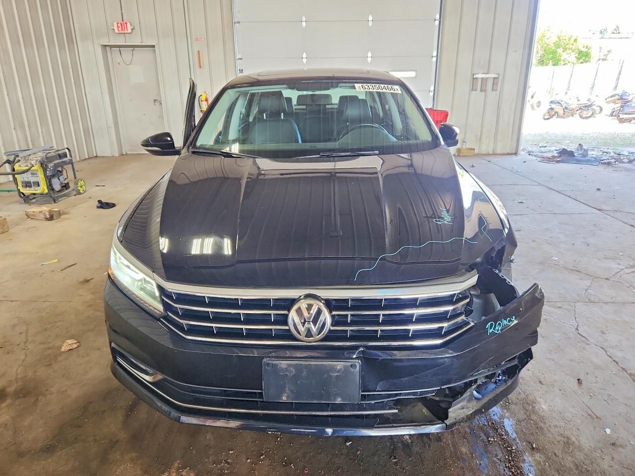 2018 VOLKSWAGEN PASSAT SE — Фото 5 из 13