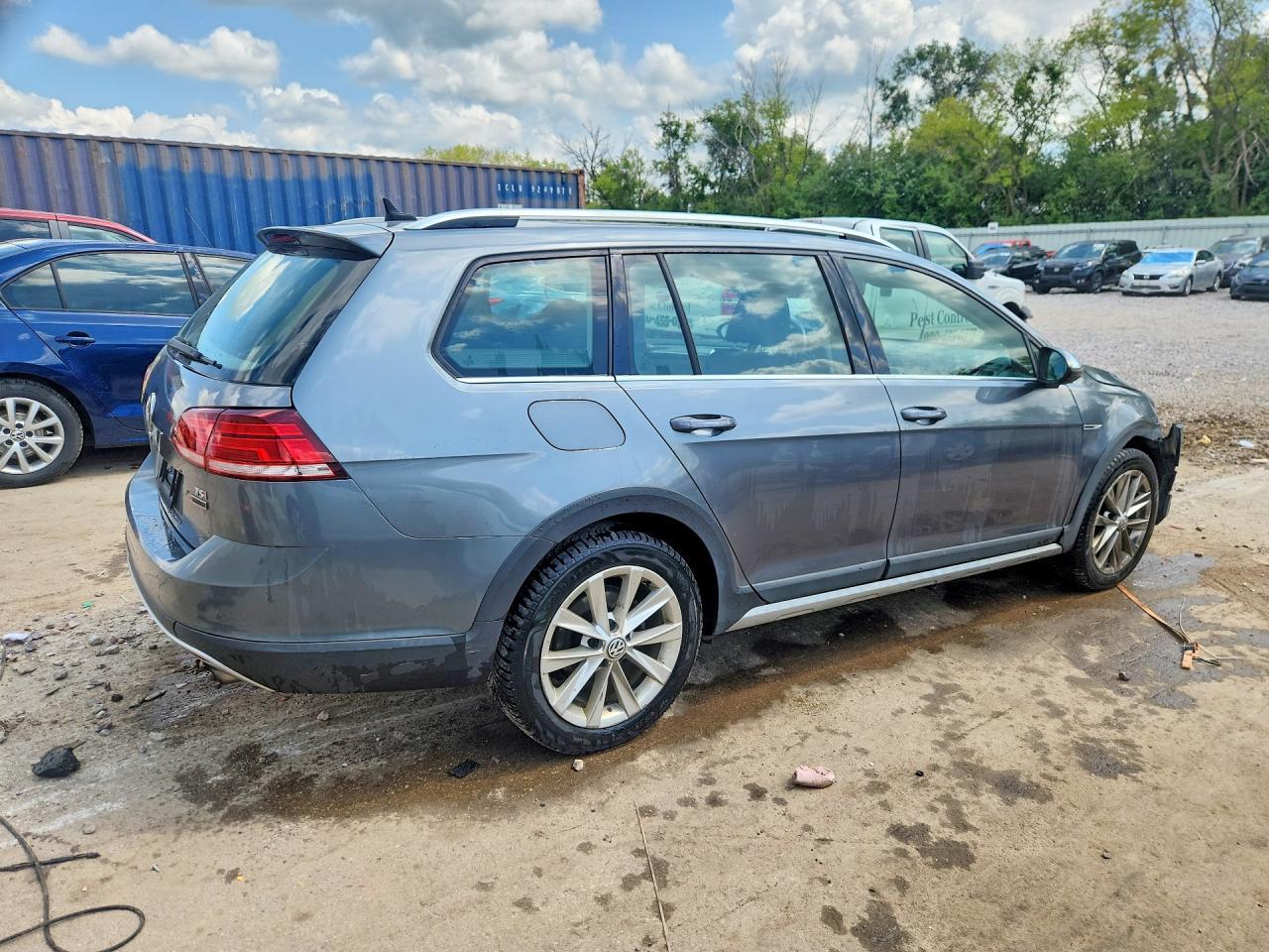 2018 VOLKSWAGEN GOLF ALLTRACK S — Фото 3 из 14