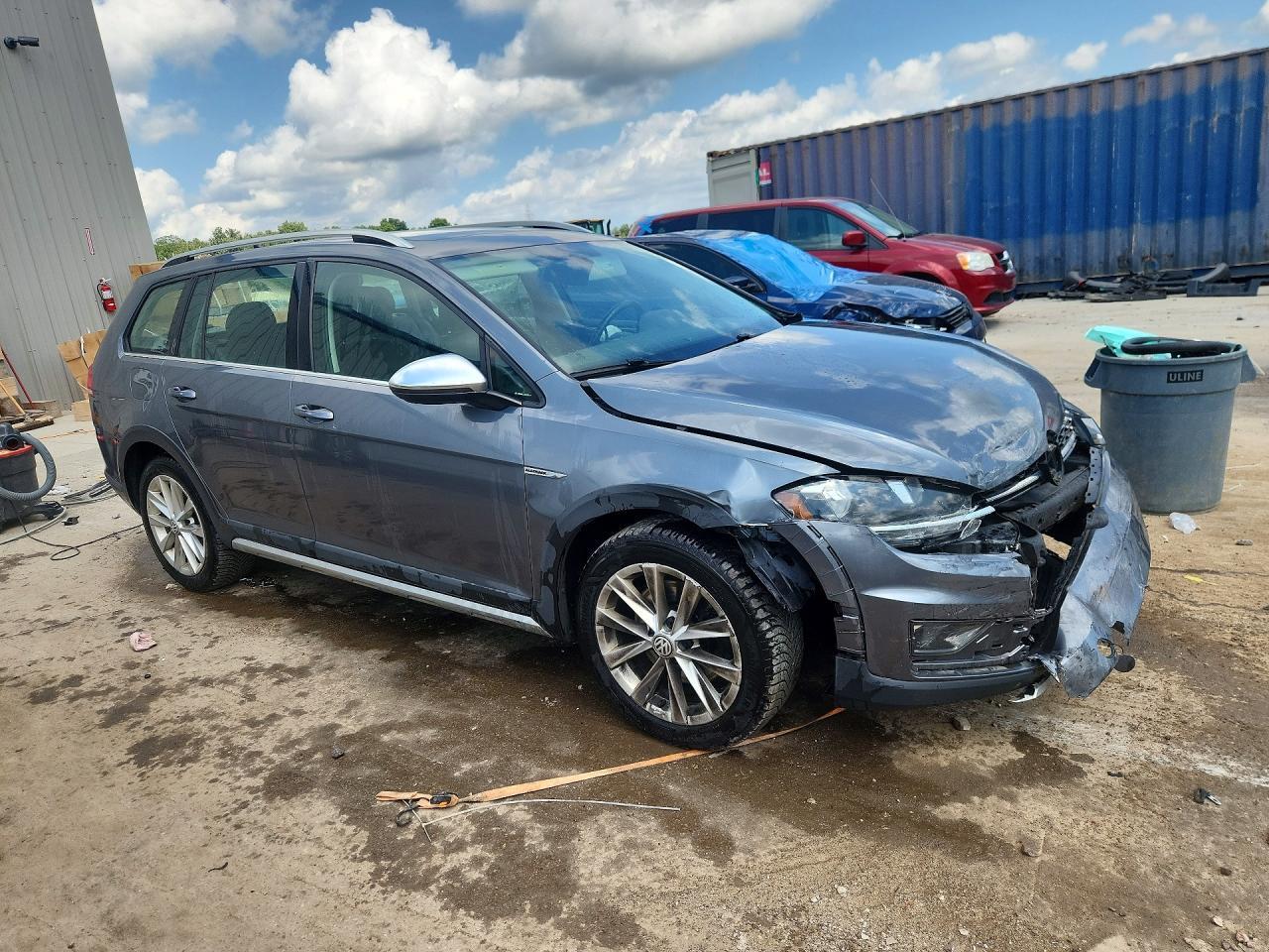 2018 VOLKSWAGEN GOLF ALLTRACK S — Фото 4 из 14