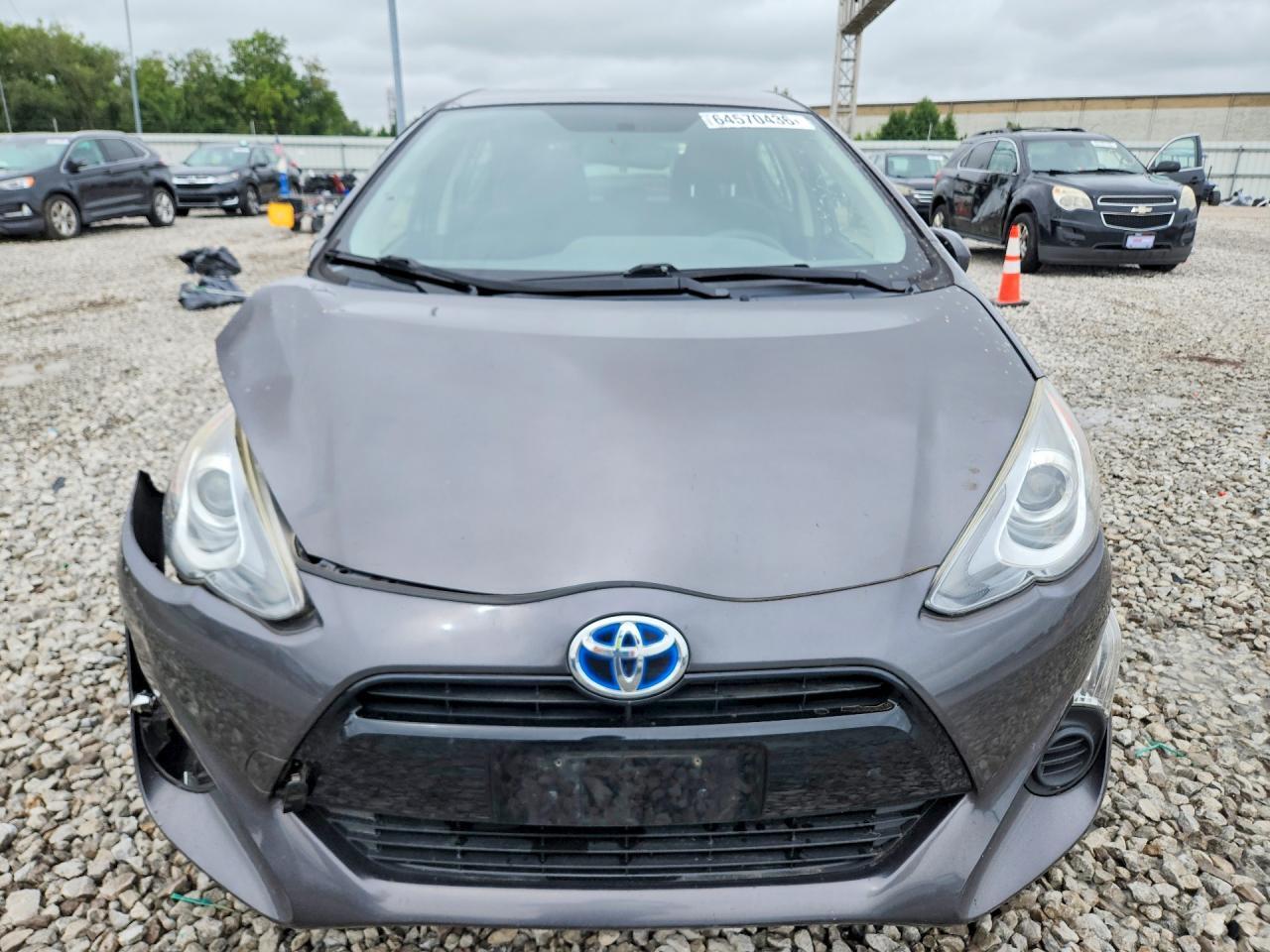2015 TOYOTA PRIUS C — Фото 5 из 12