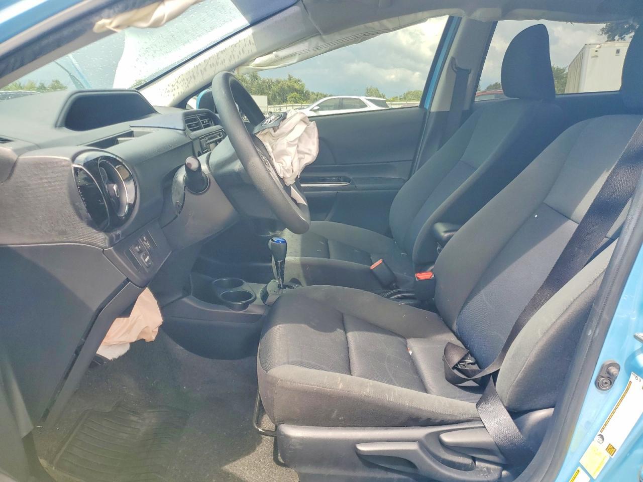 2015 TOYOTA PRIUS C TWO — Фото 7 из 13