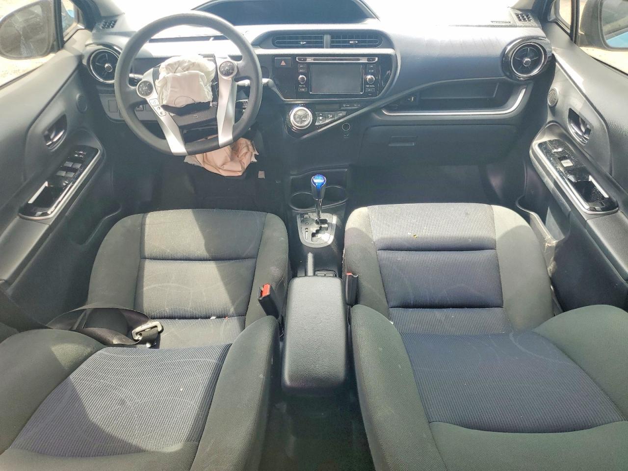 2015 TOYOTA PRIUS C TWO — Фото 8 из 13