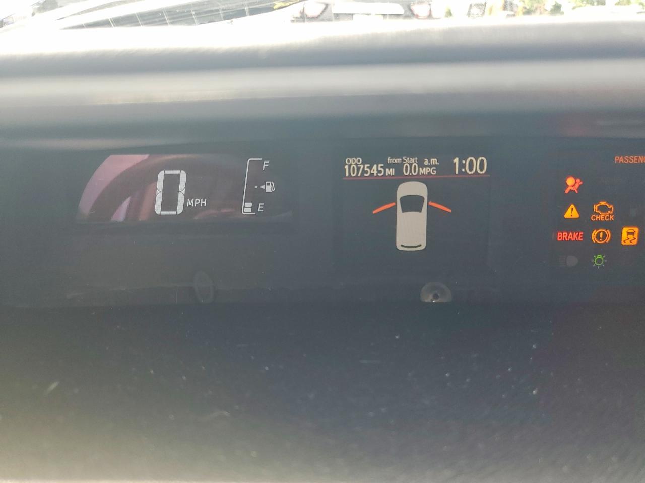 2015 TOYOTA PRIUS C TWO — Фото 9 из 13