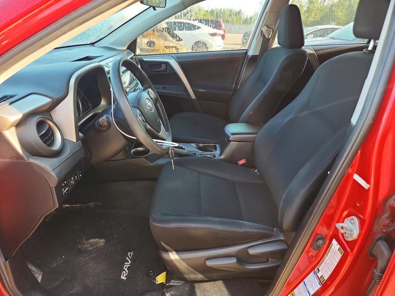 2015 TOYOTA RAV4 LE — Фото 7 из 13