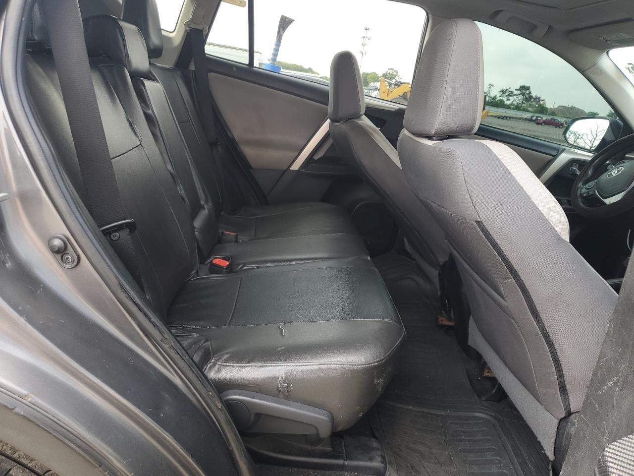 2015 TOYOTA RAV4 XLE — Фото 11 из 13