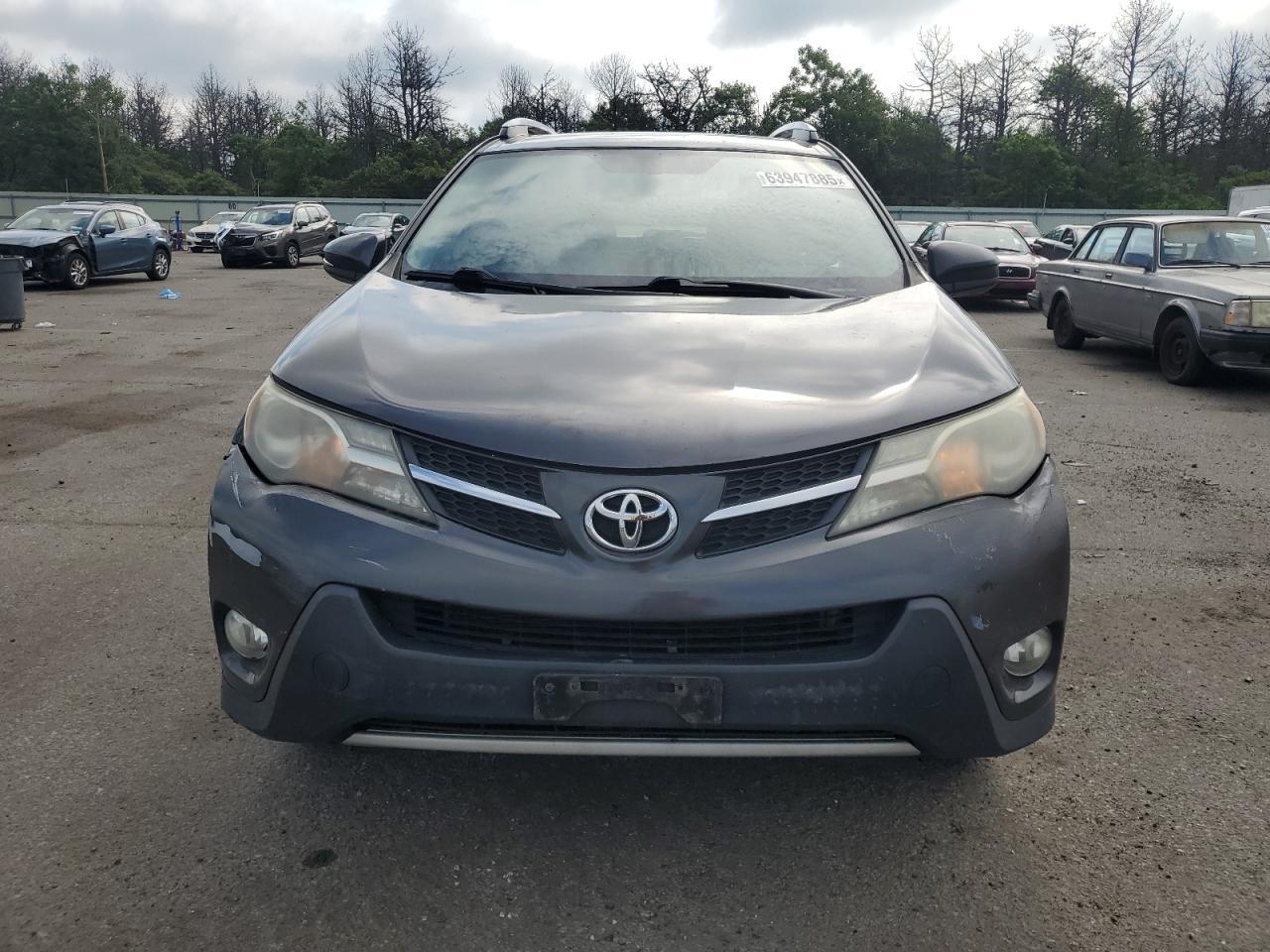 2015 TOYOTA RAV4 XLE — Фото 5 из 13