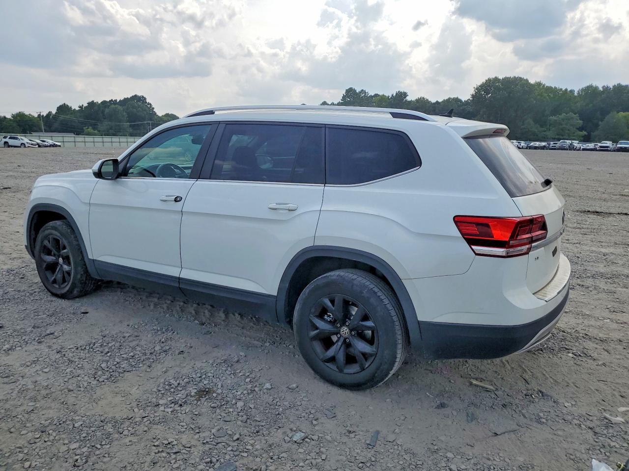 2018 VOLKSWAGEN ATLAS SE — Фото 2 из 13