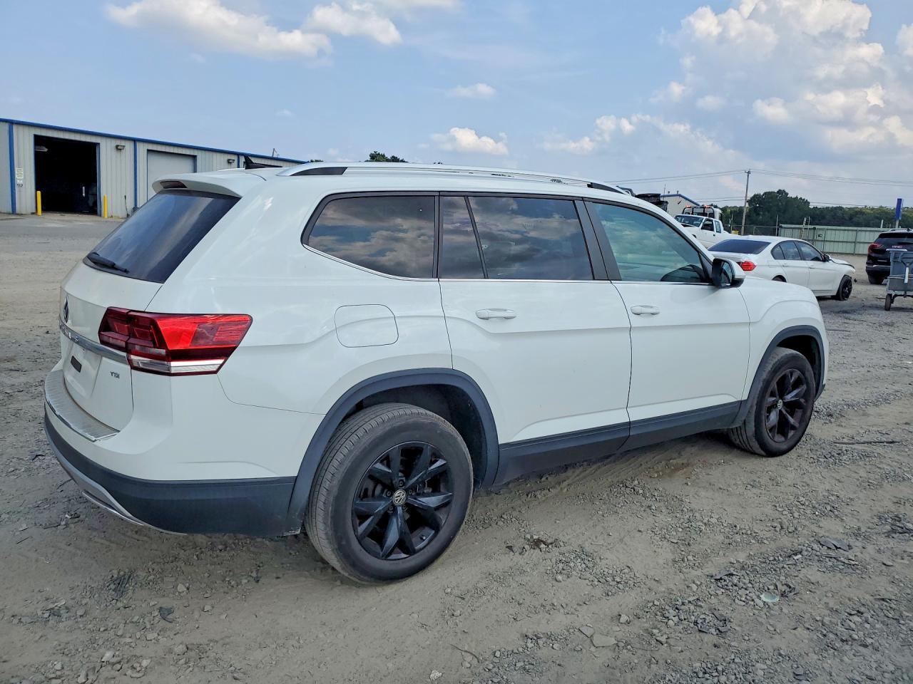 2018 VOLKSWAGEN ATLAS SE — Фото 3 из 13