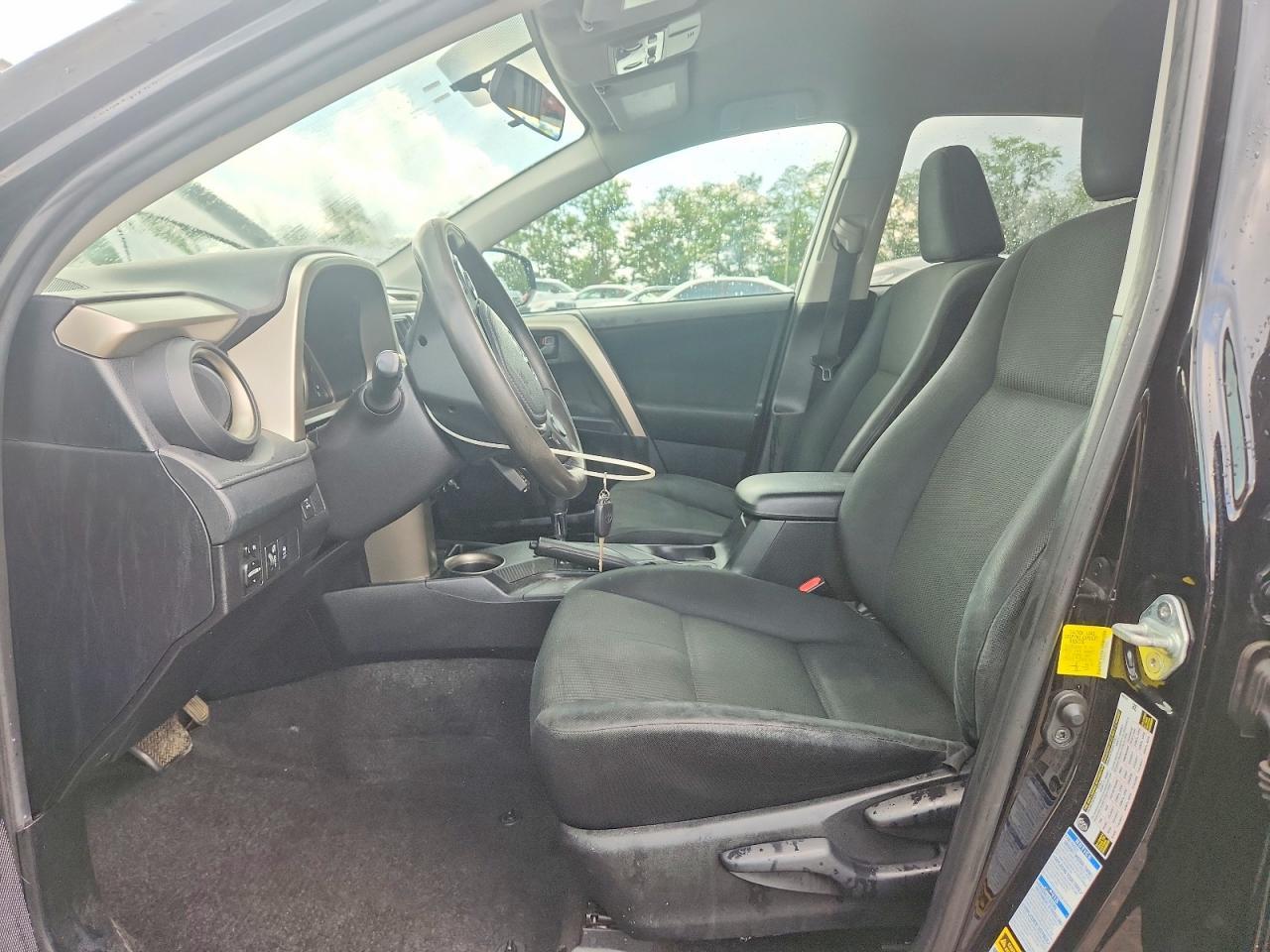 2015 TOYOTA RAV4 LE — Фото 7 из 13
