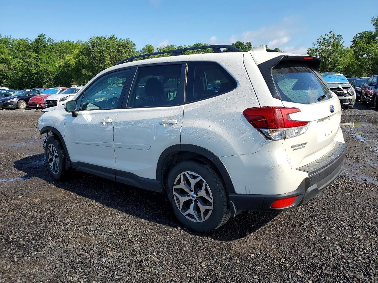 2023 SUBARU FORESTER PREMIUM — Фото 2 из 13