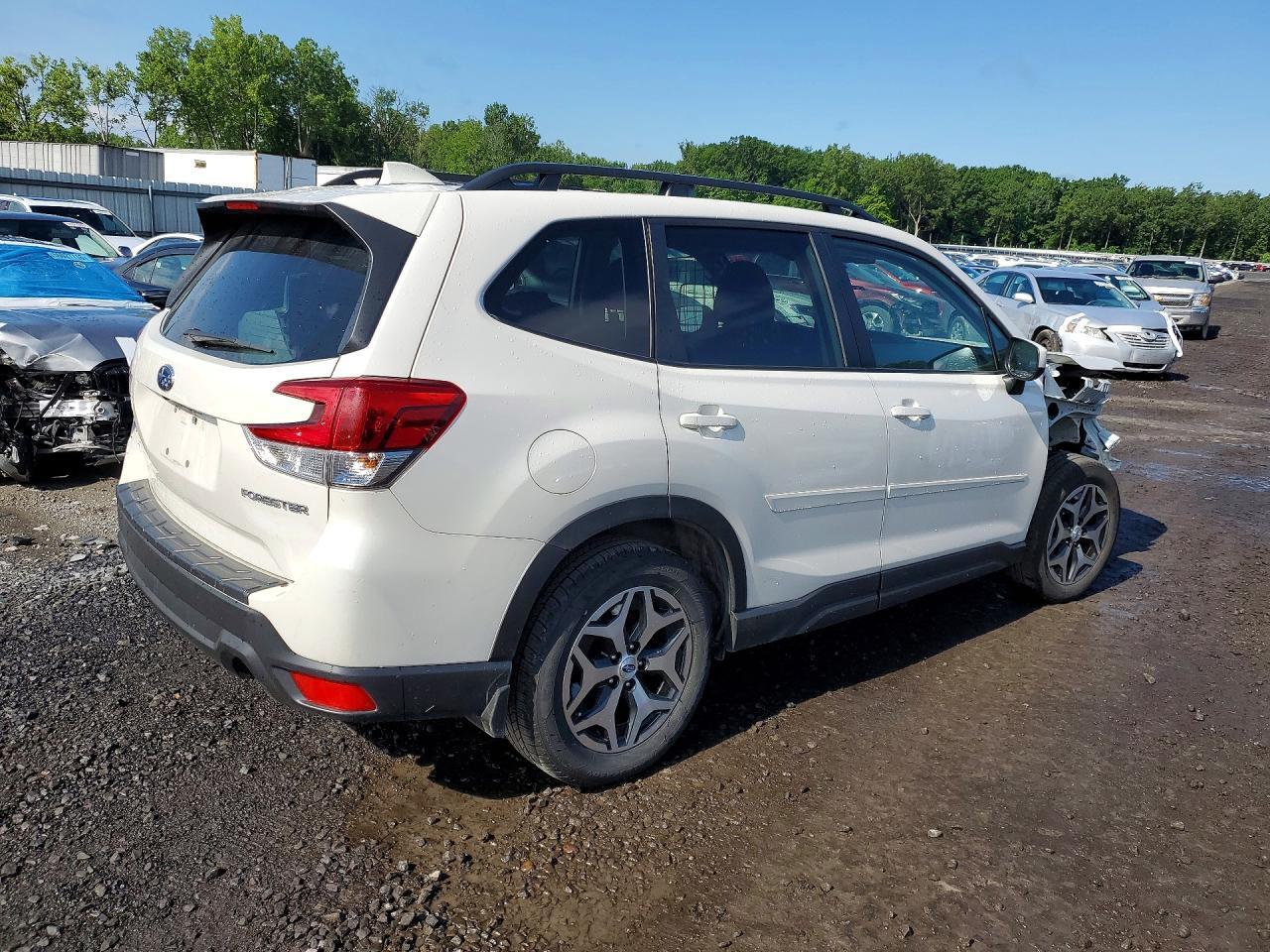 2023 SUBARU FORESTER PREMIUM — Фото 3 из 13