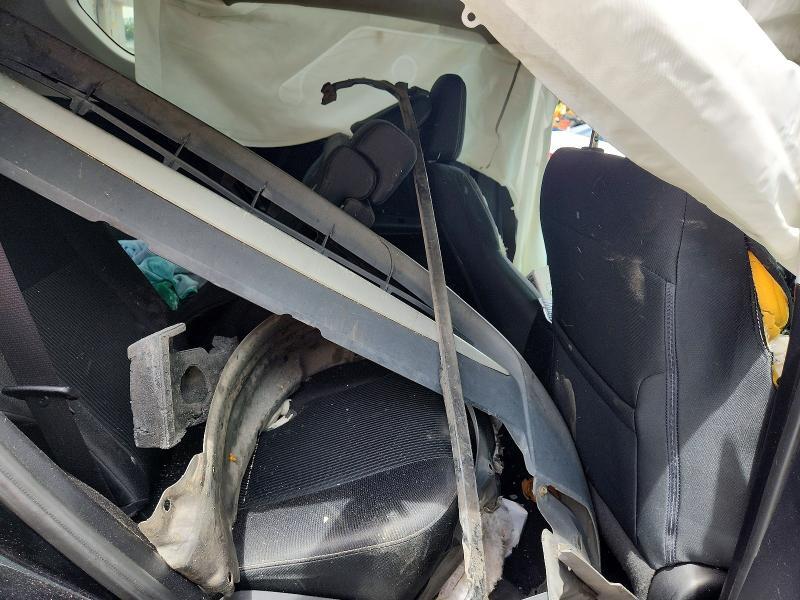 2015 TOYOTA RAV4 XLE — Фото 10 из 12