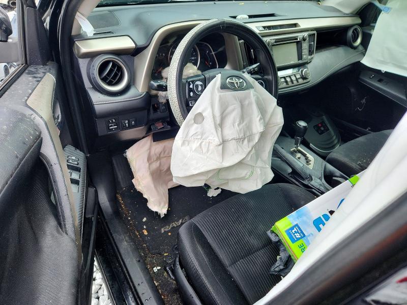 2015 TOYOTA RAV4 XLE — Фото 8 из 12