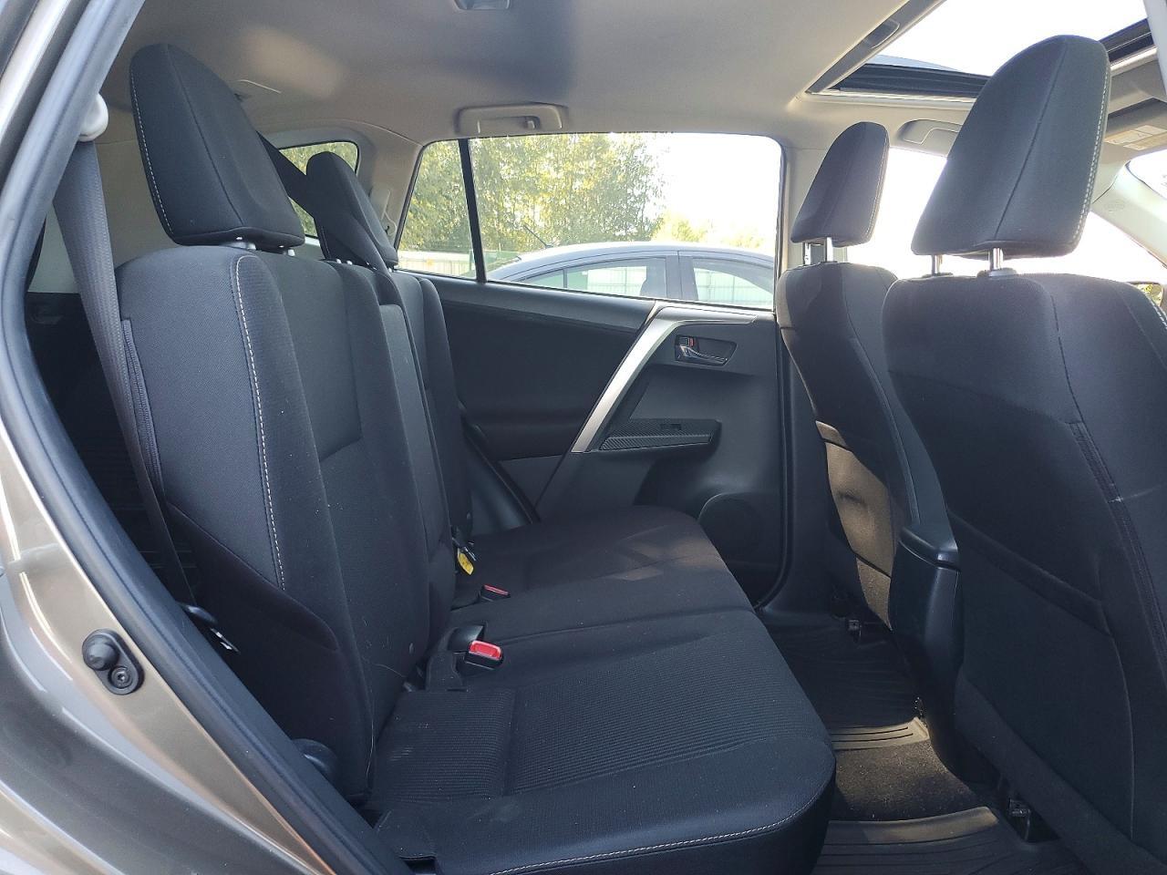2015 TOYOTA RAV4 XLE — Фото 11 из 14