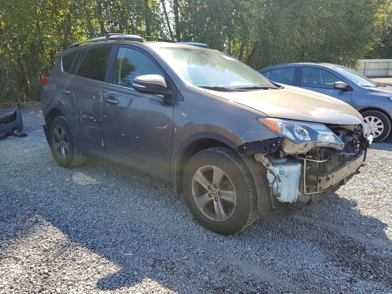 2015 TOYOTA RAV4 XLE — Фото 4 из 14