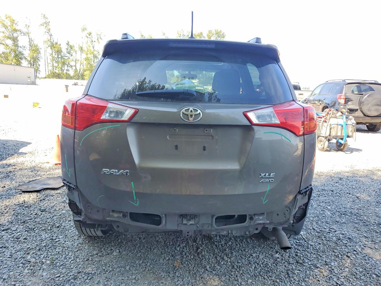 2015 TOYOTA RAV4 XLE — Фото 6 из 14