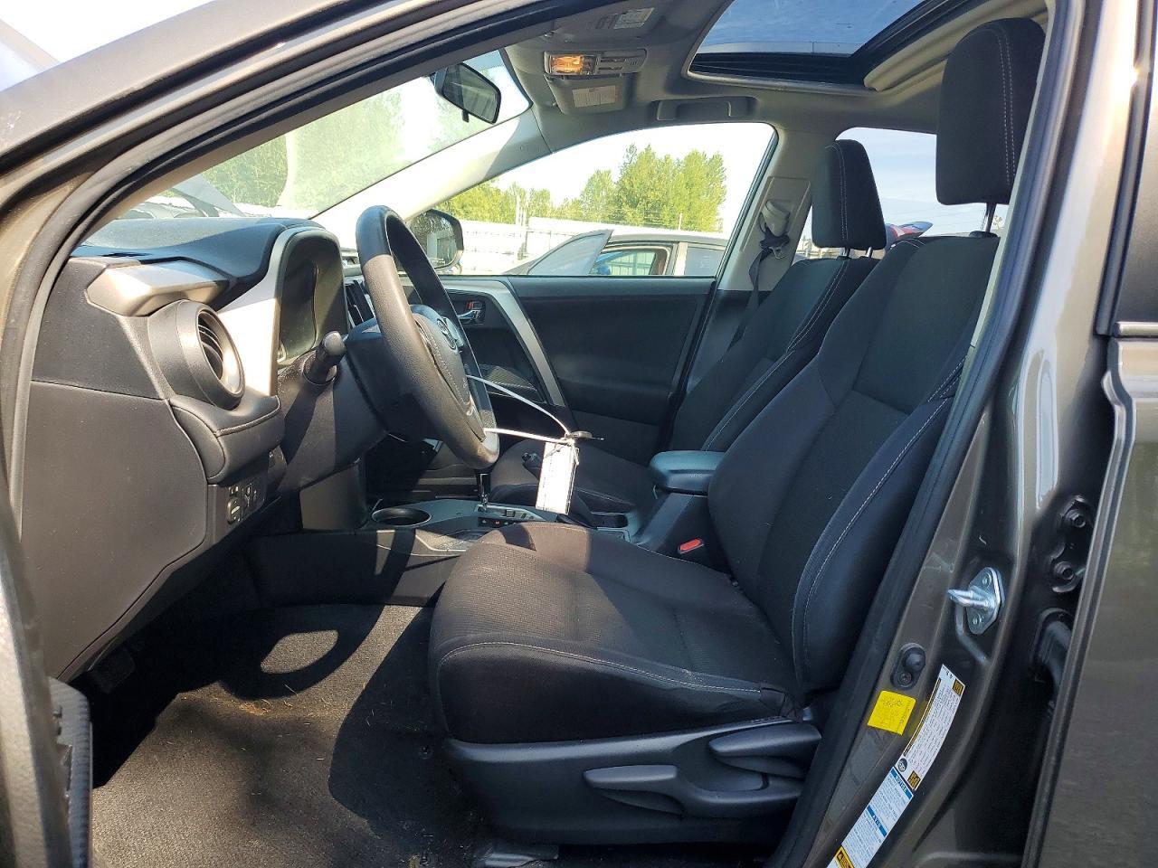 2015 TOYOTA RAV4 XLE — Фото 7 из 14