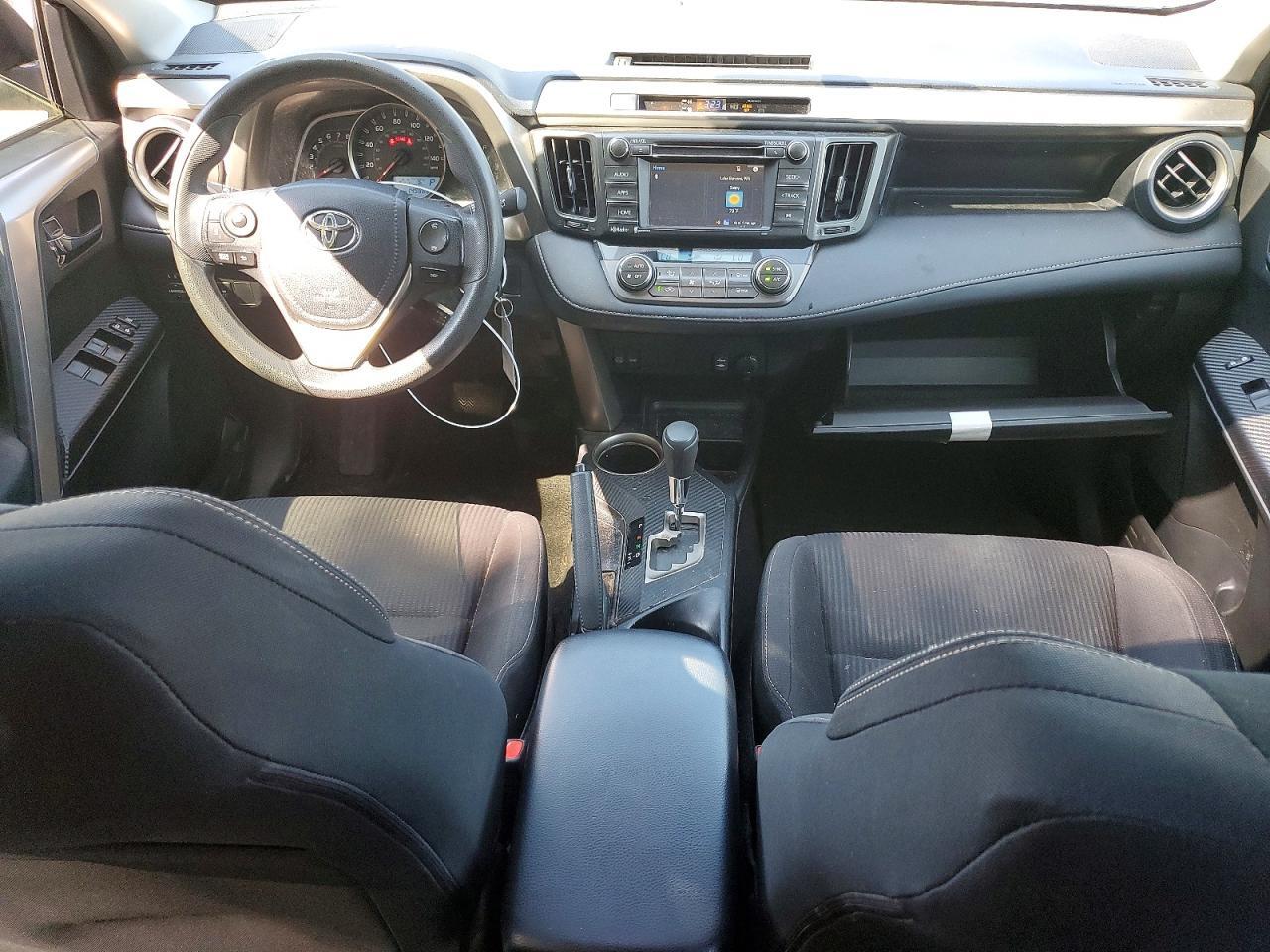 2015 TOYOTA RAV4 XLE — Фото 8 из 14