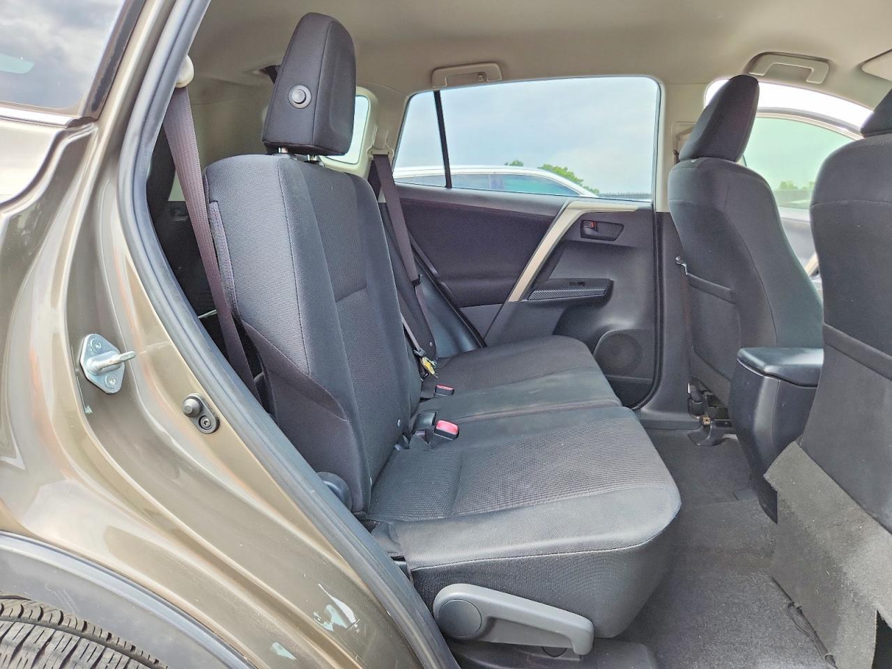 2015 TOYOTA RAV4 LE — Фото 11 из 13