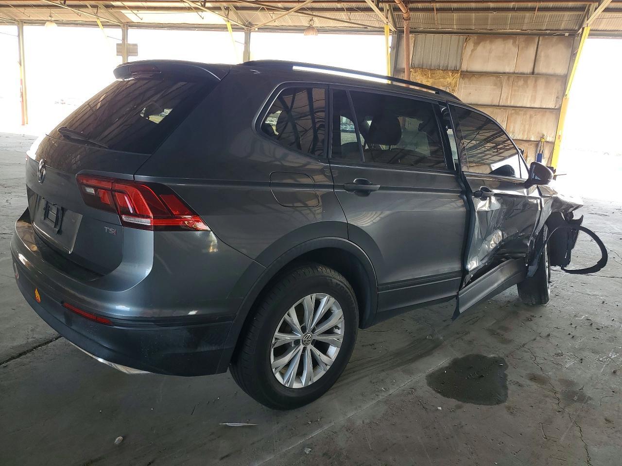2018 VOLKSWAGEN TIGUAN S — Фото 3 из 13