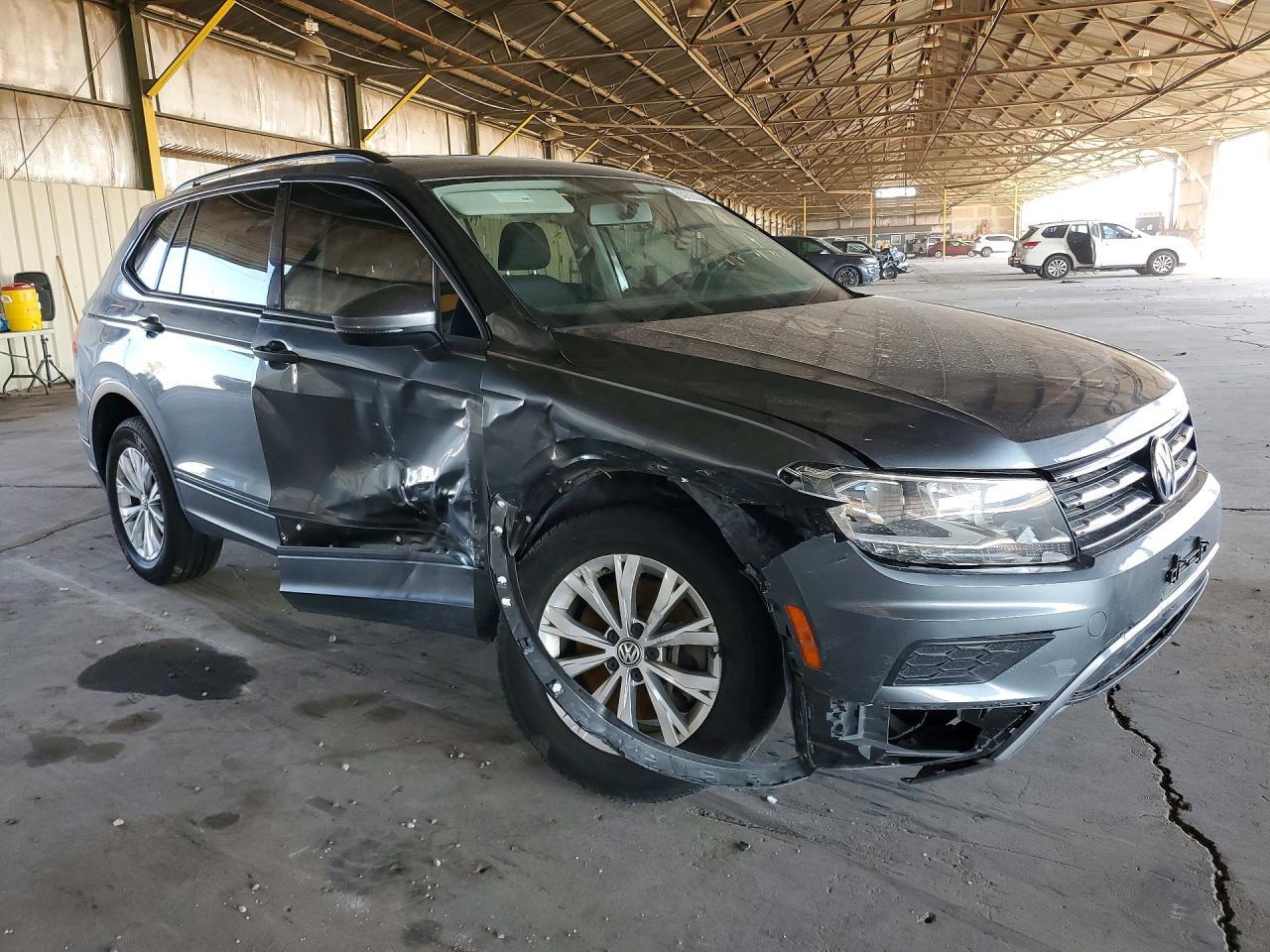 2018 VOLKSWAGEN TIGUAN S — Фото 4 из 13