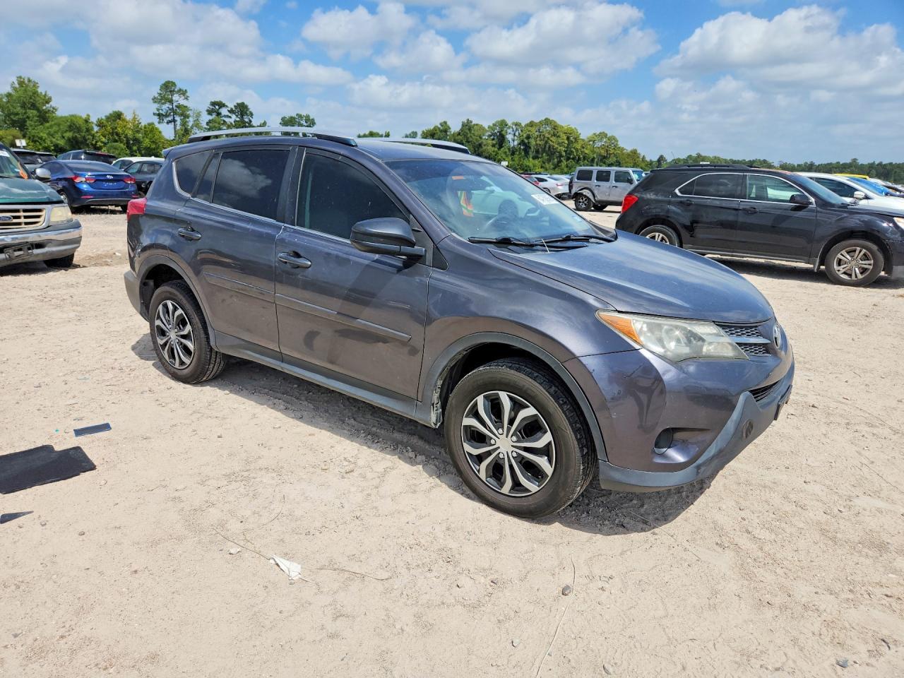 2015 TOYOTA RAV4 LE — Фото 4 из 13